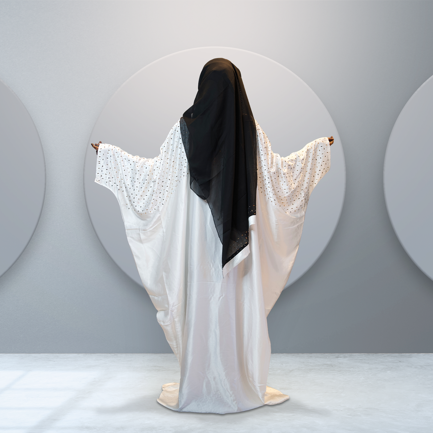 Luxury Pearl White Abaya